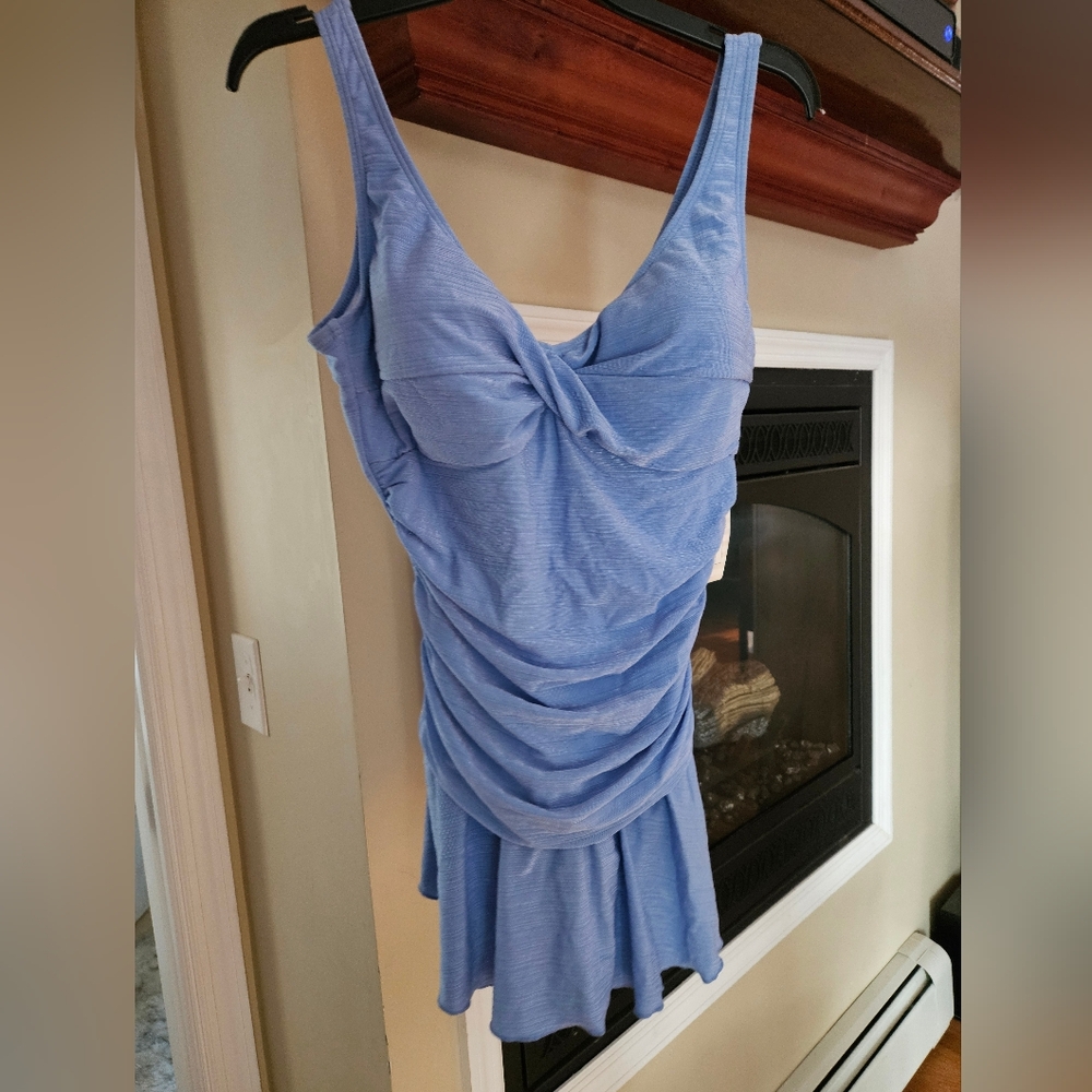 NWT White Stag Women’s Large (12/14) Ocean Blue Swimsuit w/ Ruched Waist